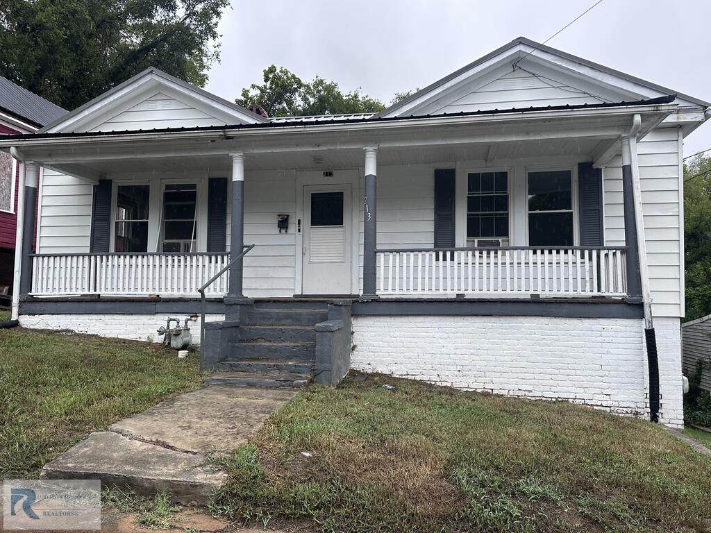 213 Campbell St - Photo 1