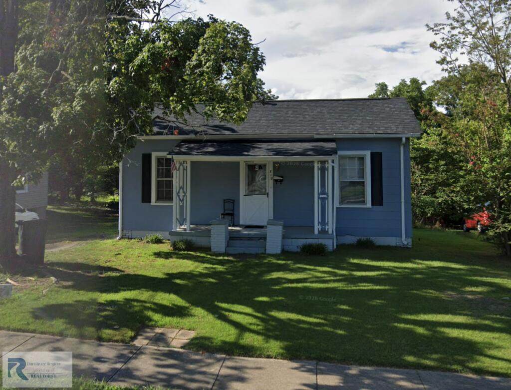 810 Hughes St - Photo 1