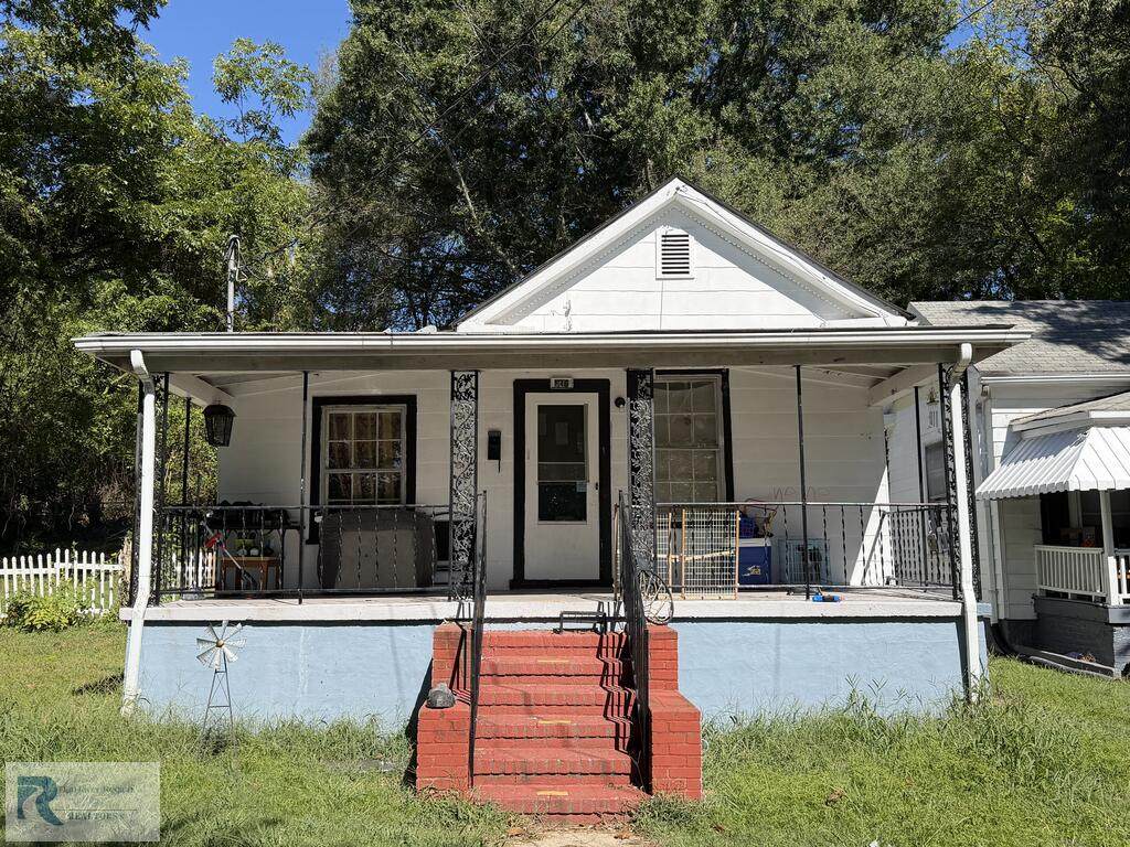 840 Buford St - Photo 1
