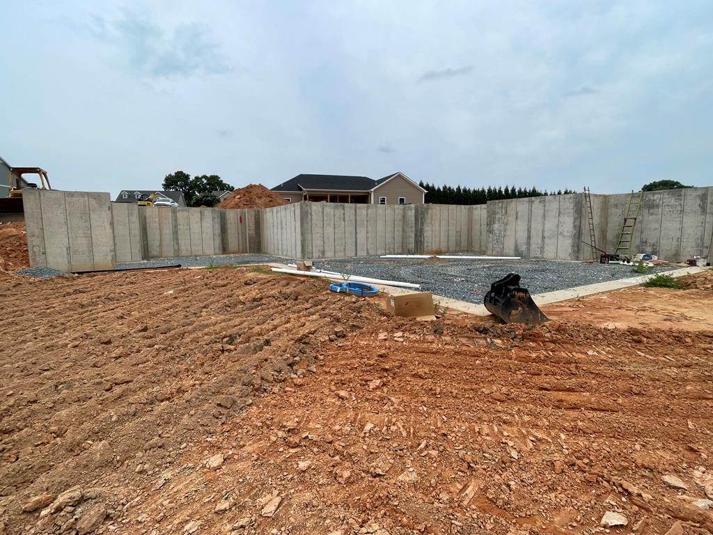 102 Birch Cir - Photo 1