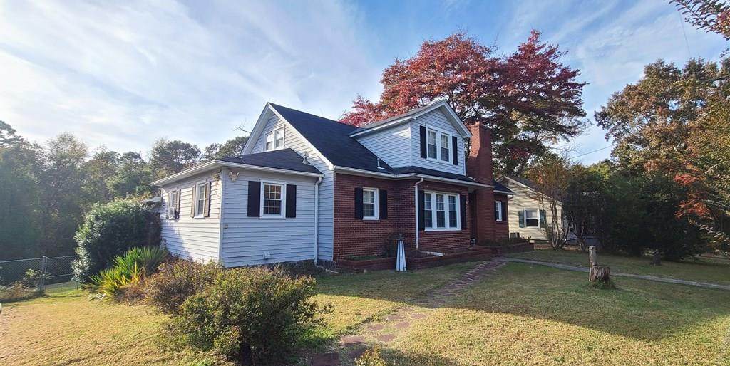 233 Parsons St - Photo 1
