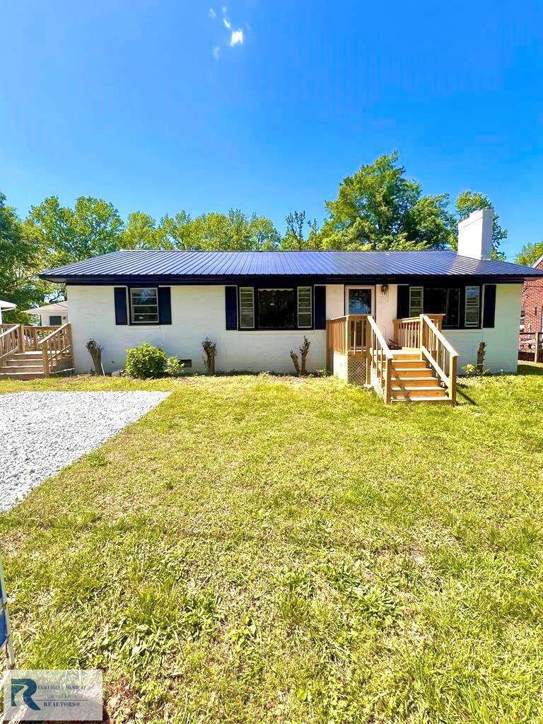 221 Atwater St. - Photo 1