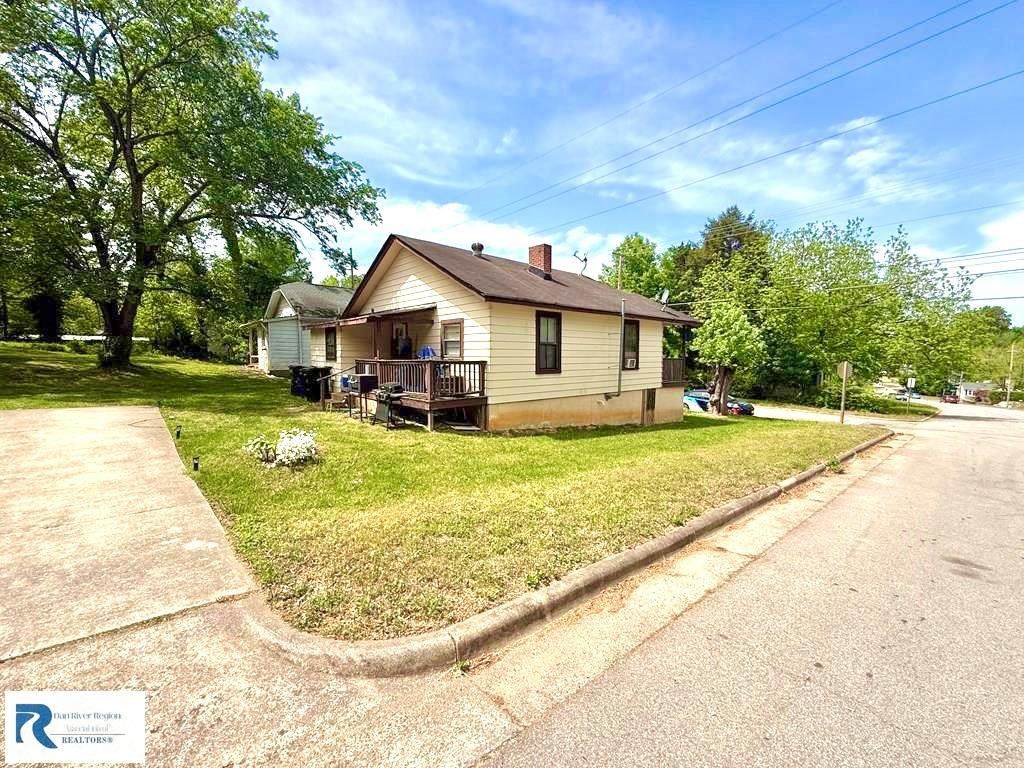 401 Hughes St - Photo 1