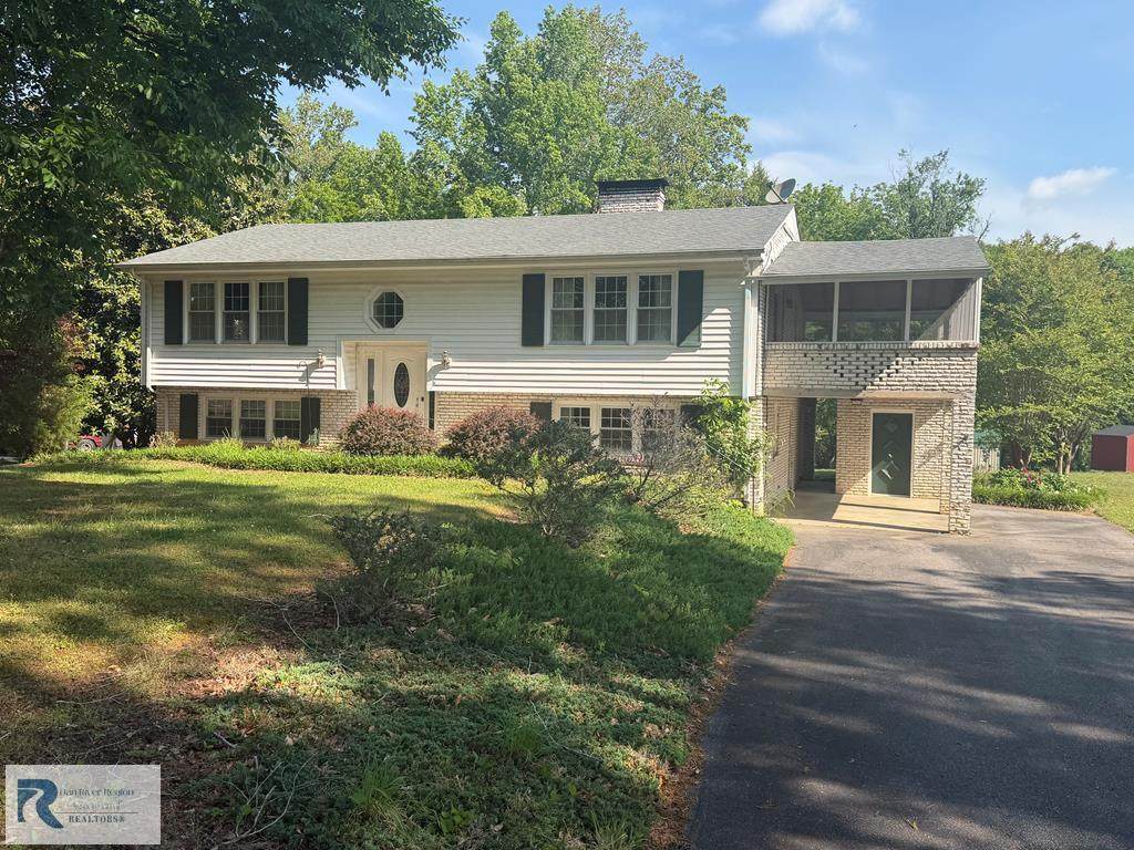 2065 Woodlake Dr - Photo 1