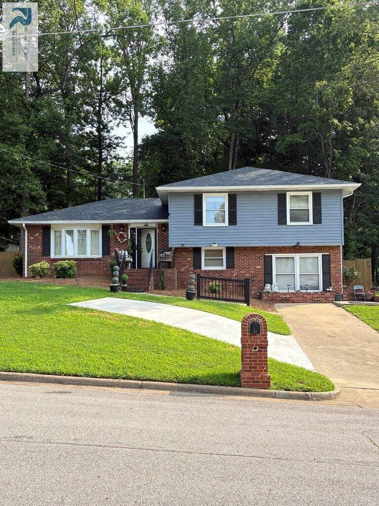 120 Banister Ct - Photo 1