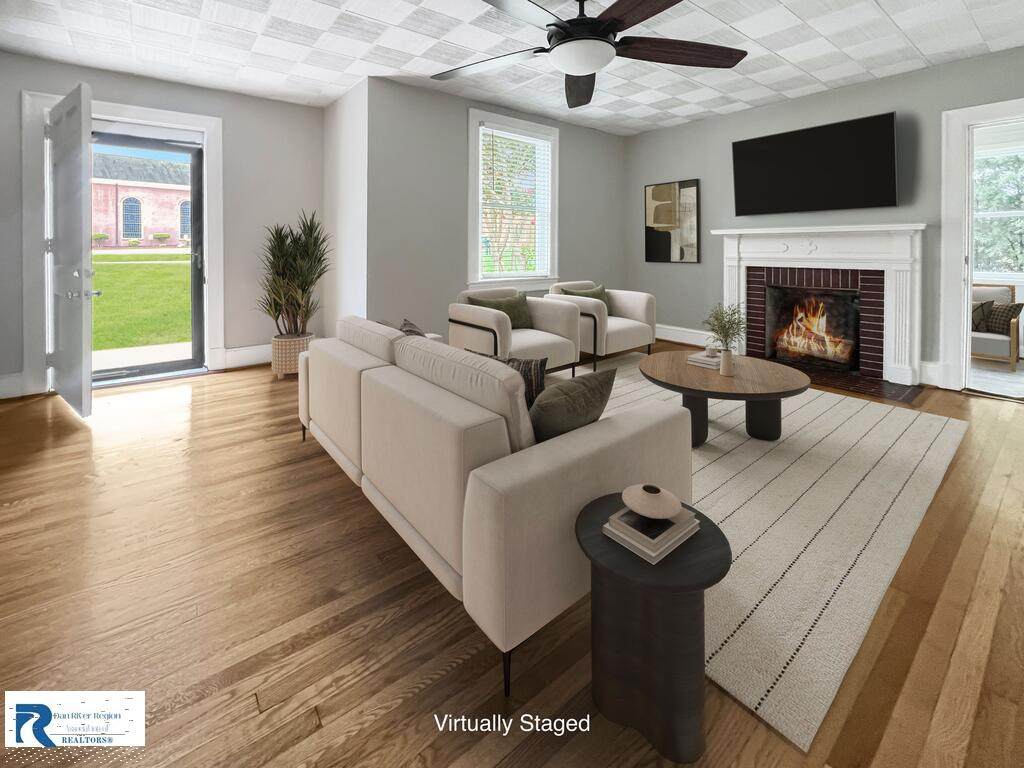 https://bt-photos.global.ssl.fastly.net/danriver/orig_boomver_1_79139-2.jpg