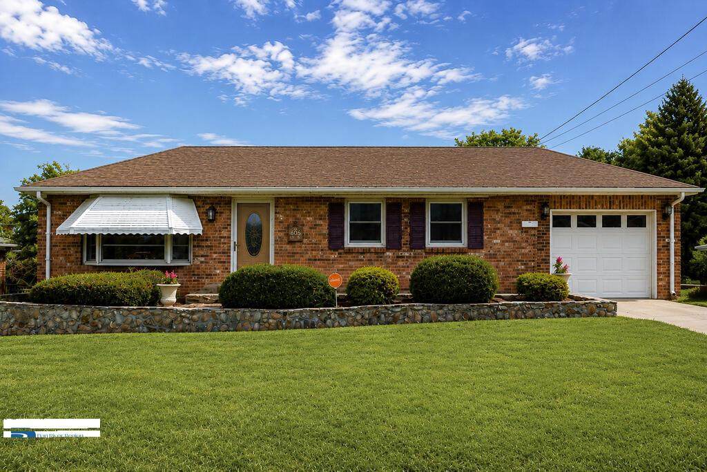 606 Doe St - Photo 1