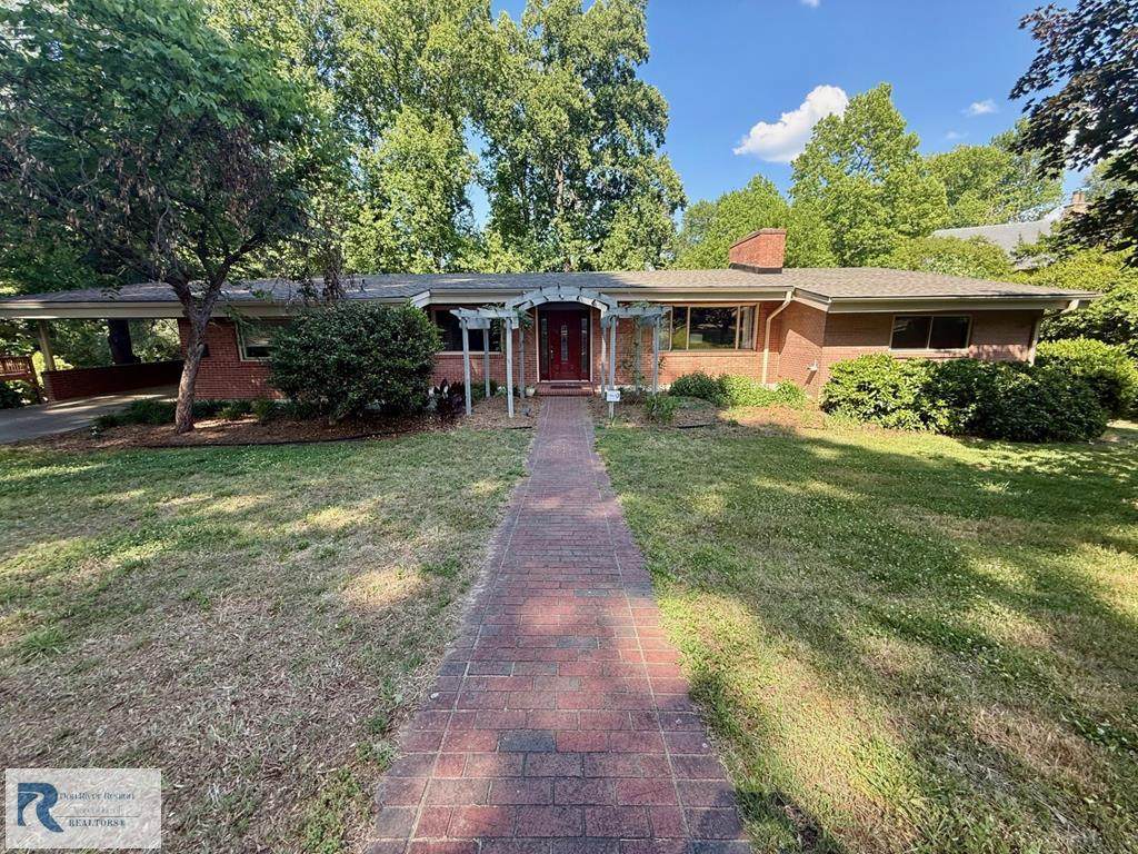 451 Hawthorne Dr - Photo 1