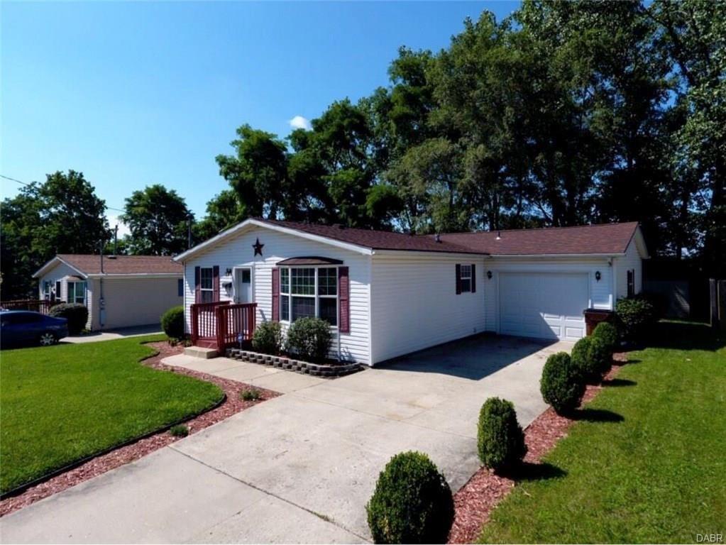 1810 Summit Street - Photo 1
