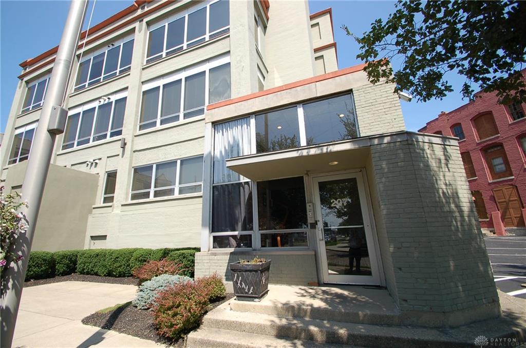 207 6th Street - Photo 1