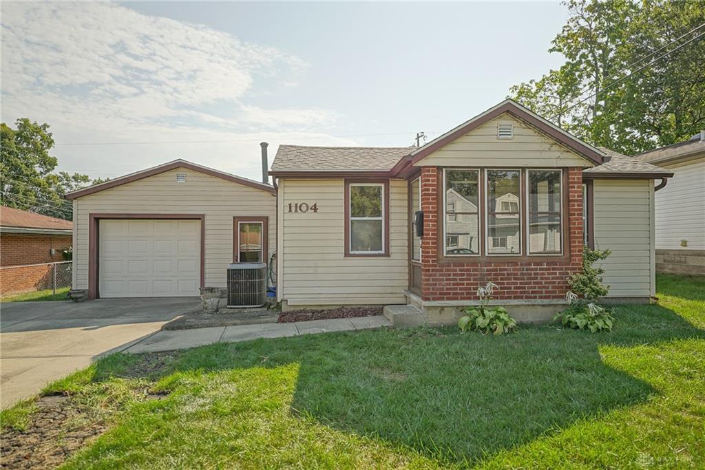 1104 Columbia Avenue - Photo 1