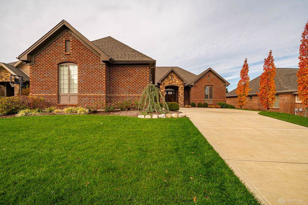1465 Champions Way - Photo 1