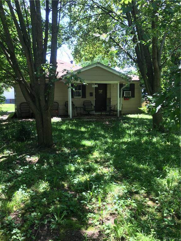 952 Weng Avenue - Photo 1