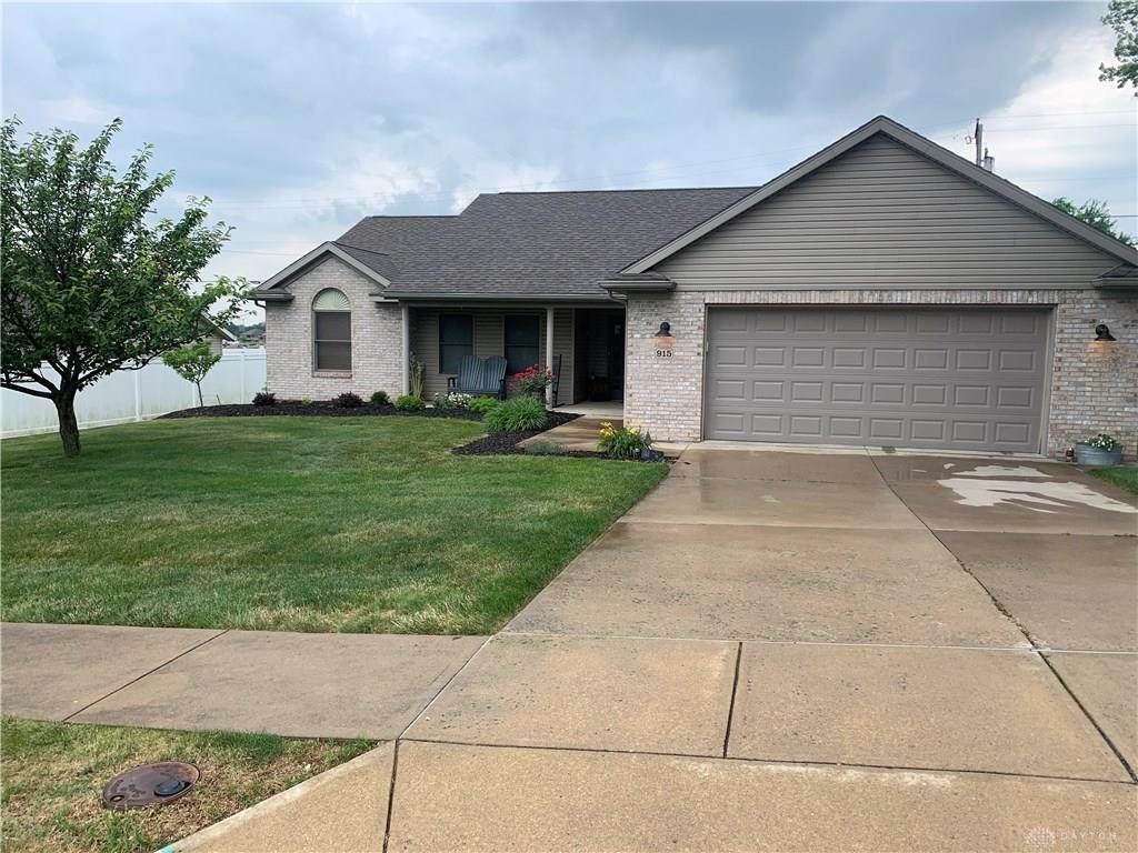 915 Oak Hill Court - Photo 1