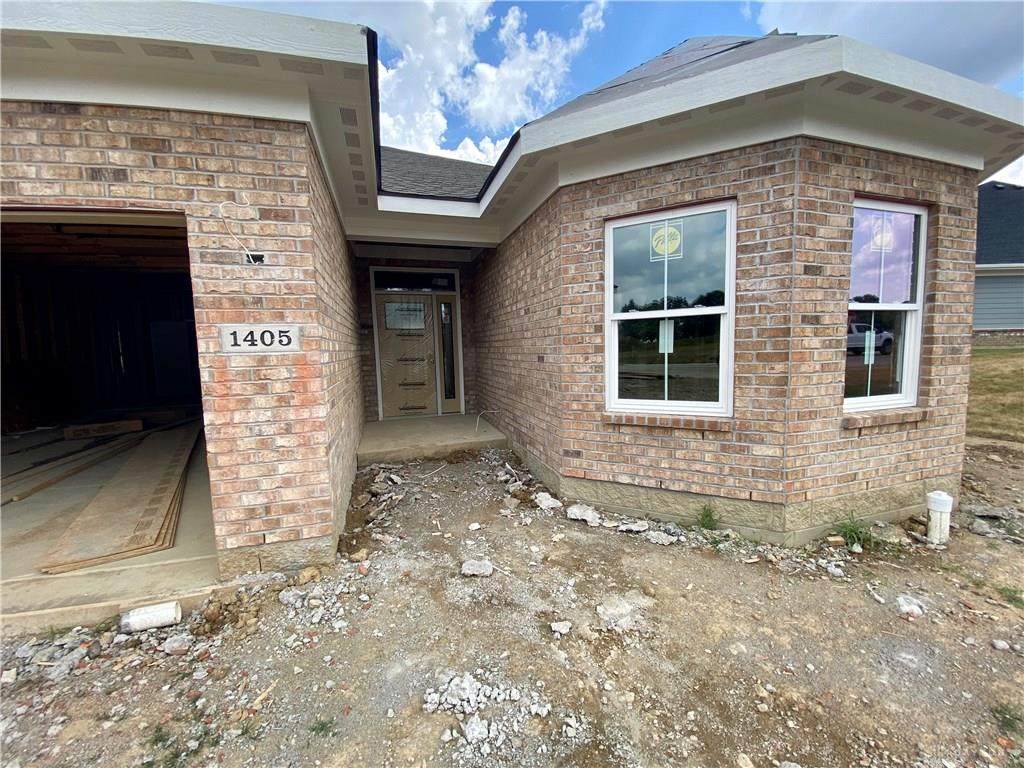 1405 Spanish Moss Way - Photo 1