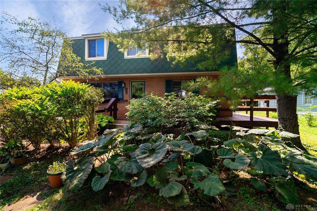 437 Suncrest Drive - Photo 1