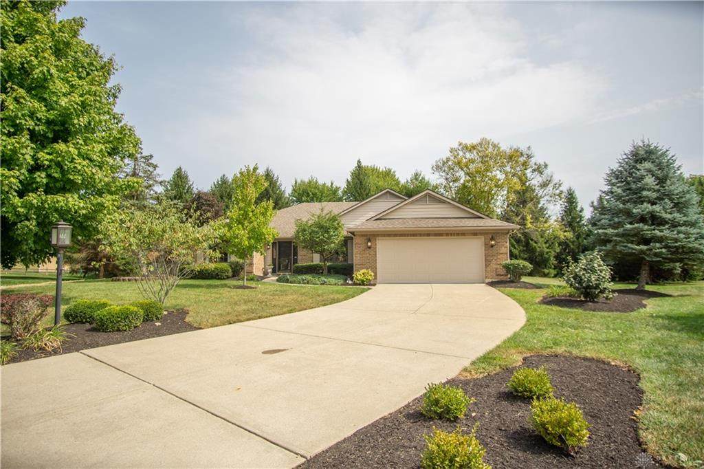 290 Lairwood Drive - Photo 1
