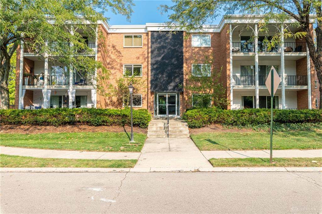 3275 Southdale Drive - Photo 1