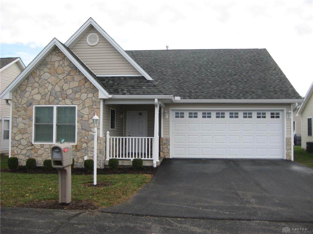 409 Golden Crossing - Photo 1