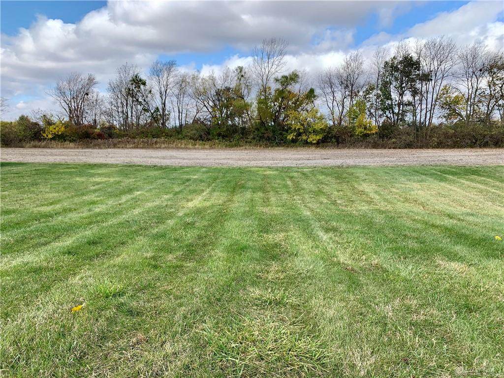 567 Golden Maple Avenue - Photo 1