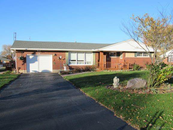 19 Meadowlawn Drive - Photo 1