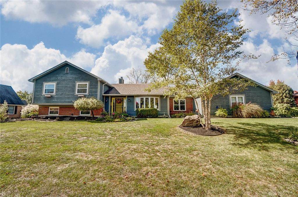 371 Saint James Place - Photo 1