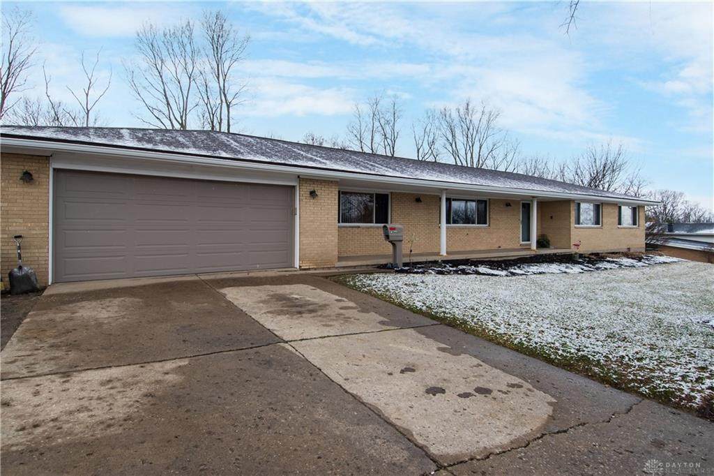 413 Lawrence Avenue - Photo 1