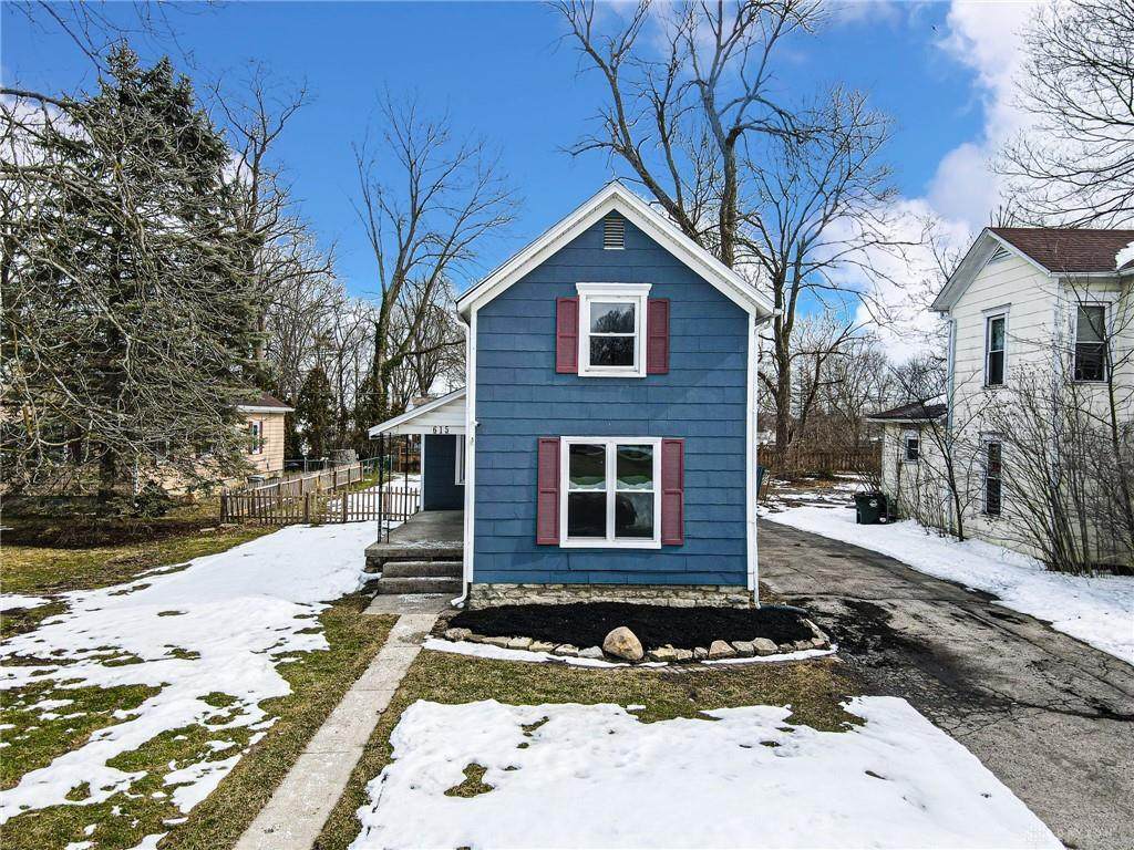 615 Summit Avenue - Photo 1