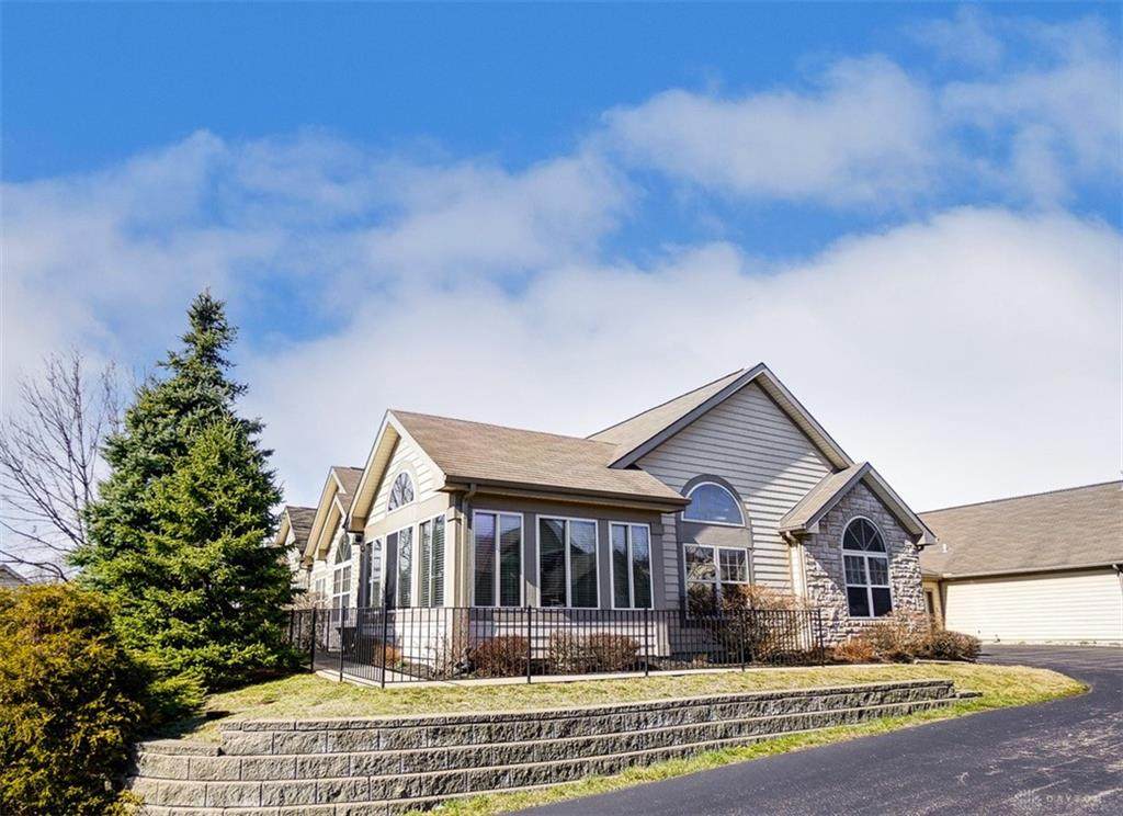 221 Villa Pointe Drive - Photo 1