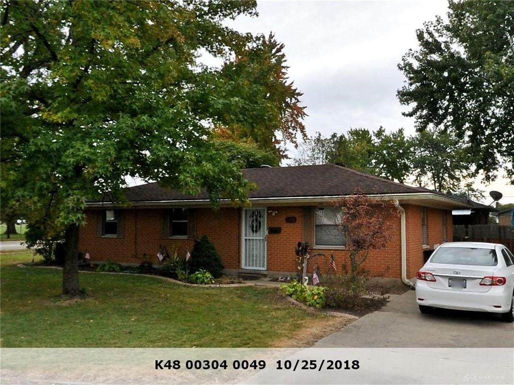 690 Savoy Avenue - Photo 1