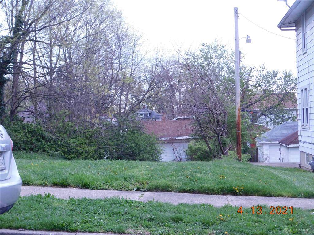 221 Pointview Avenue - Photo 1