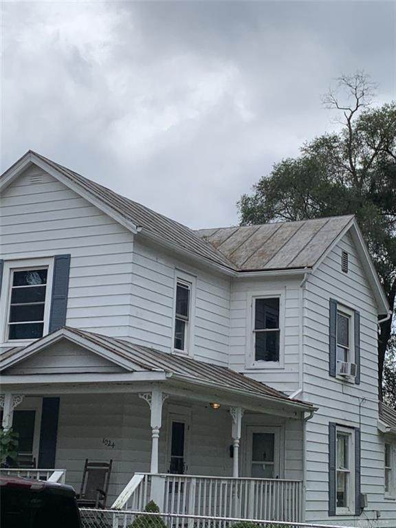 1024 Hughes Street - Photo 1