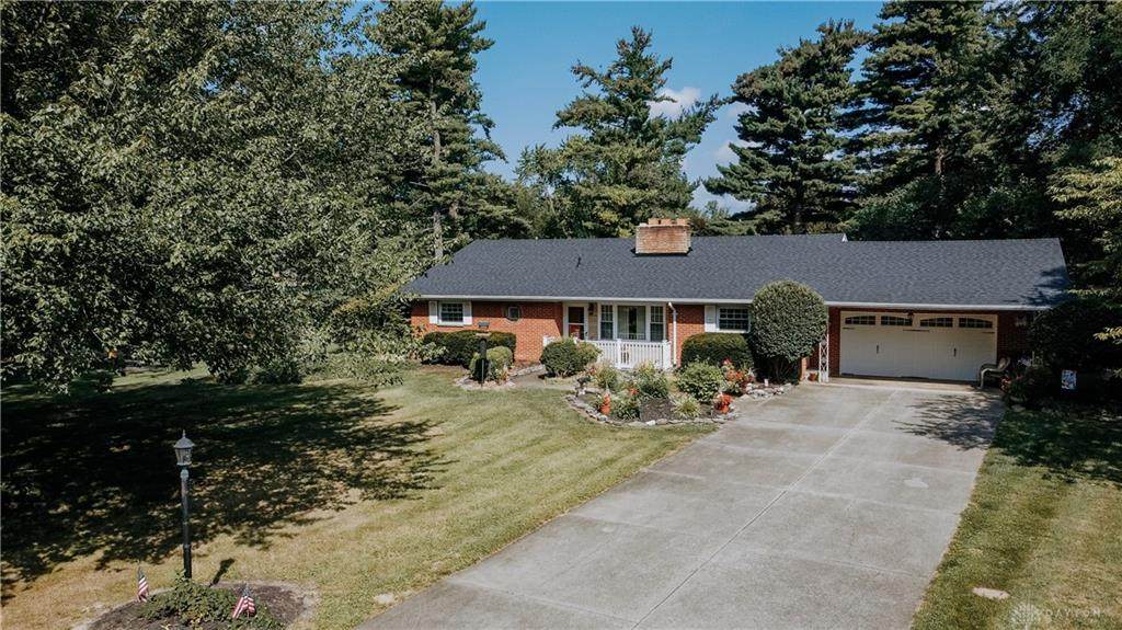 802 Wellington Drive - Photo 1