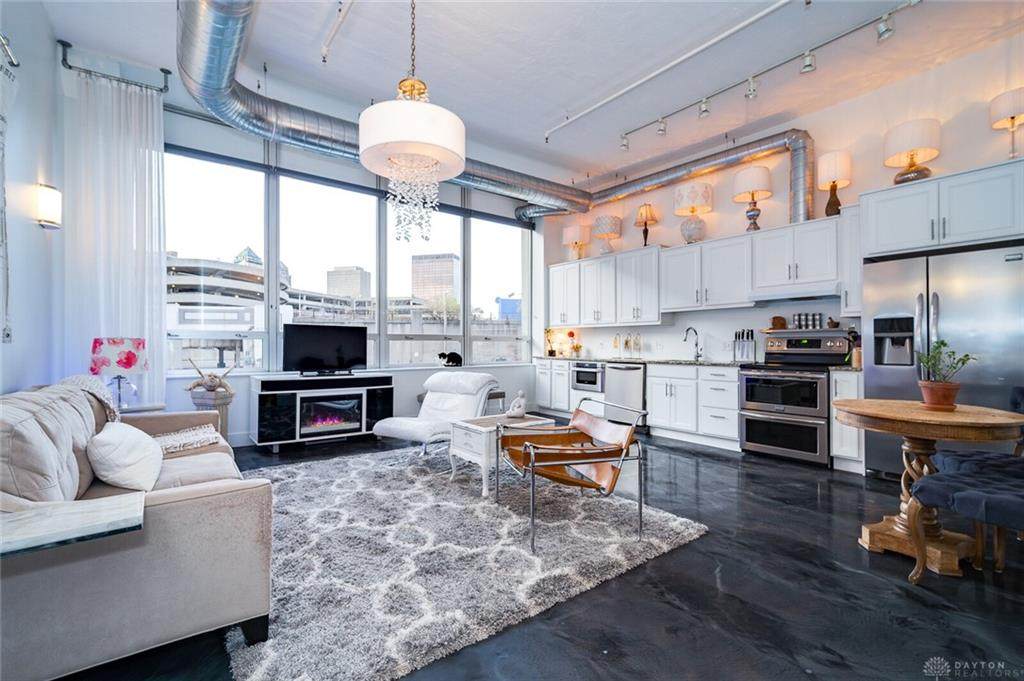 207 6th Street - Photo 1