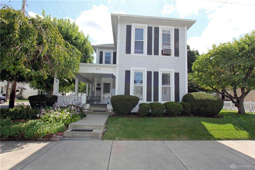 719 Park Avenue - Photo 1