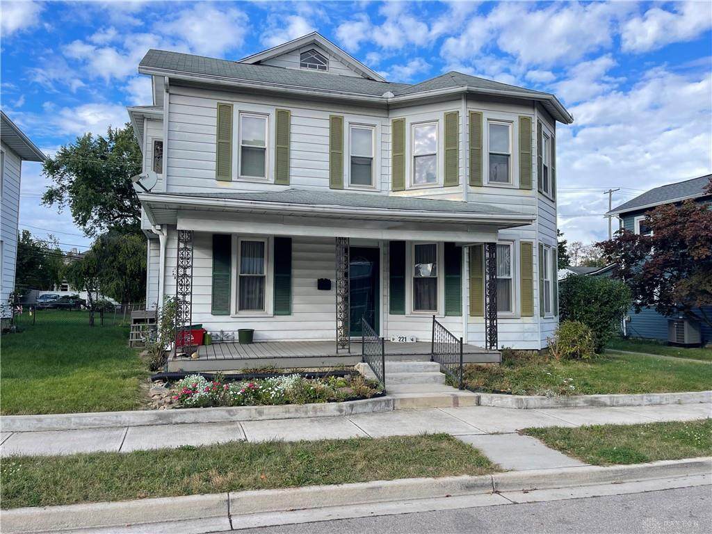 221 Dow Street - Photo 1