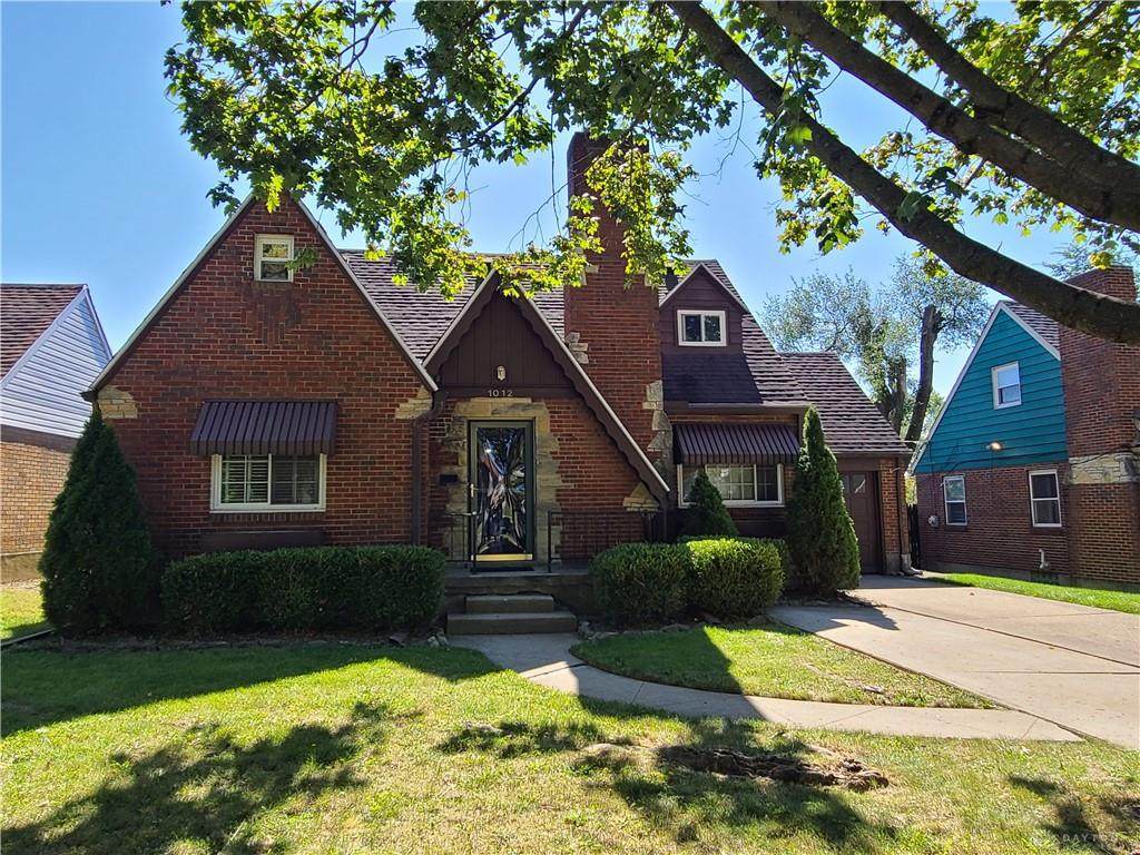1012 Bertram Avenue - Photo 1