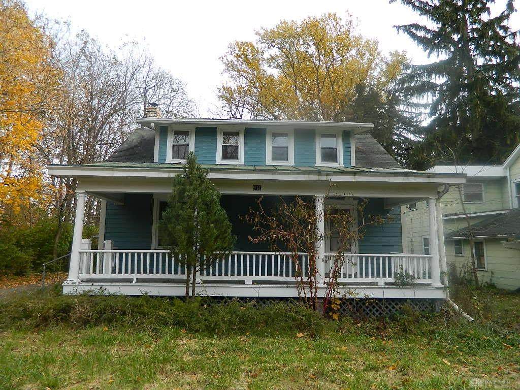 911 Xenia Avenue - Photo 1