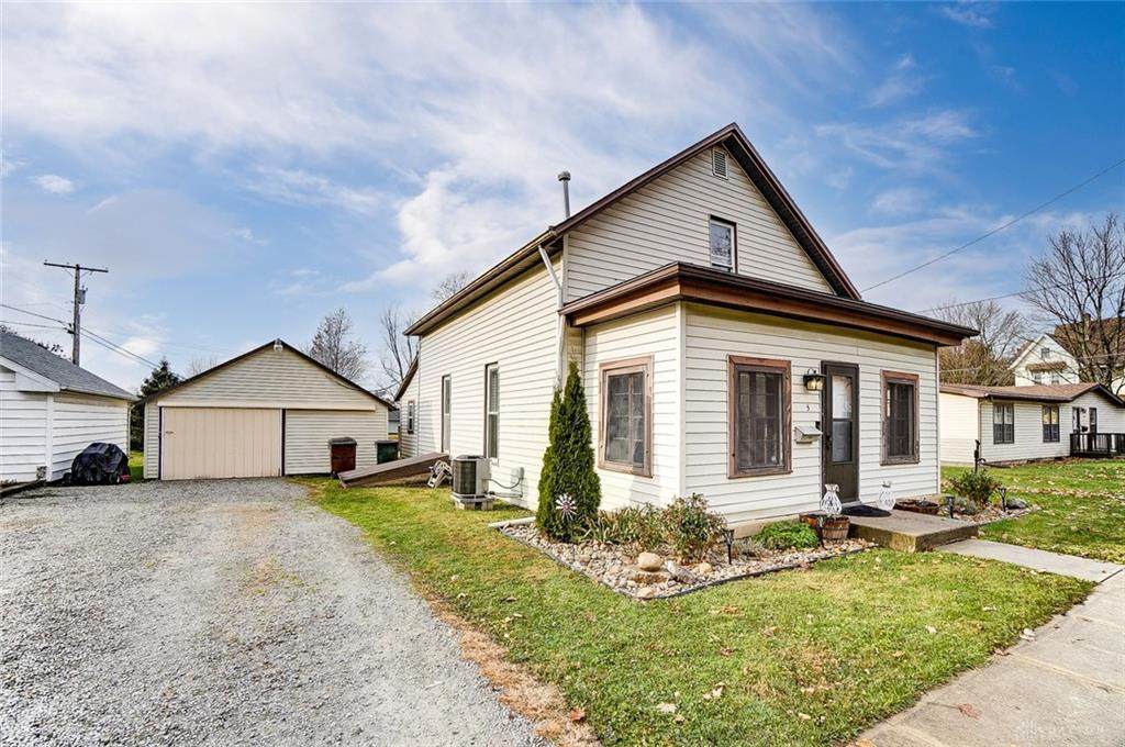 5 Maple Street - Photo 1