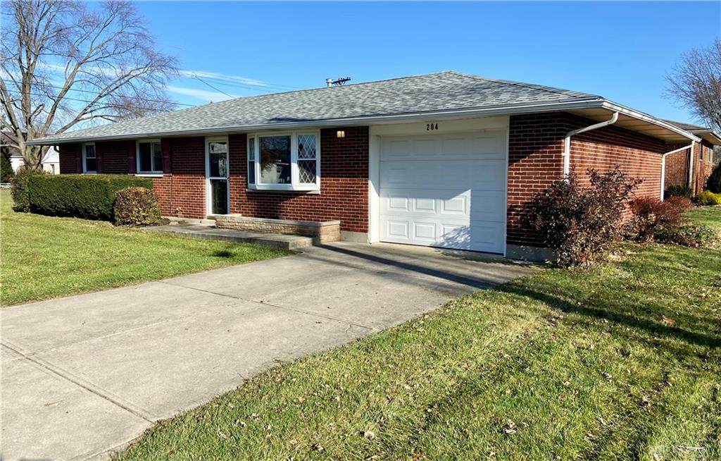 204 Rosewood Drive - Photo 1