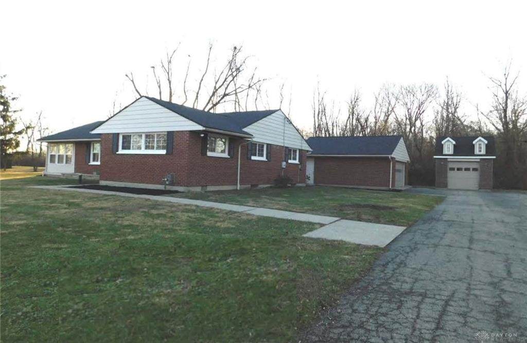 6123 Shady Oak Street - Photo 1