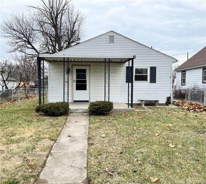 2051 Ontario Avenue - Photo 1