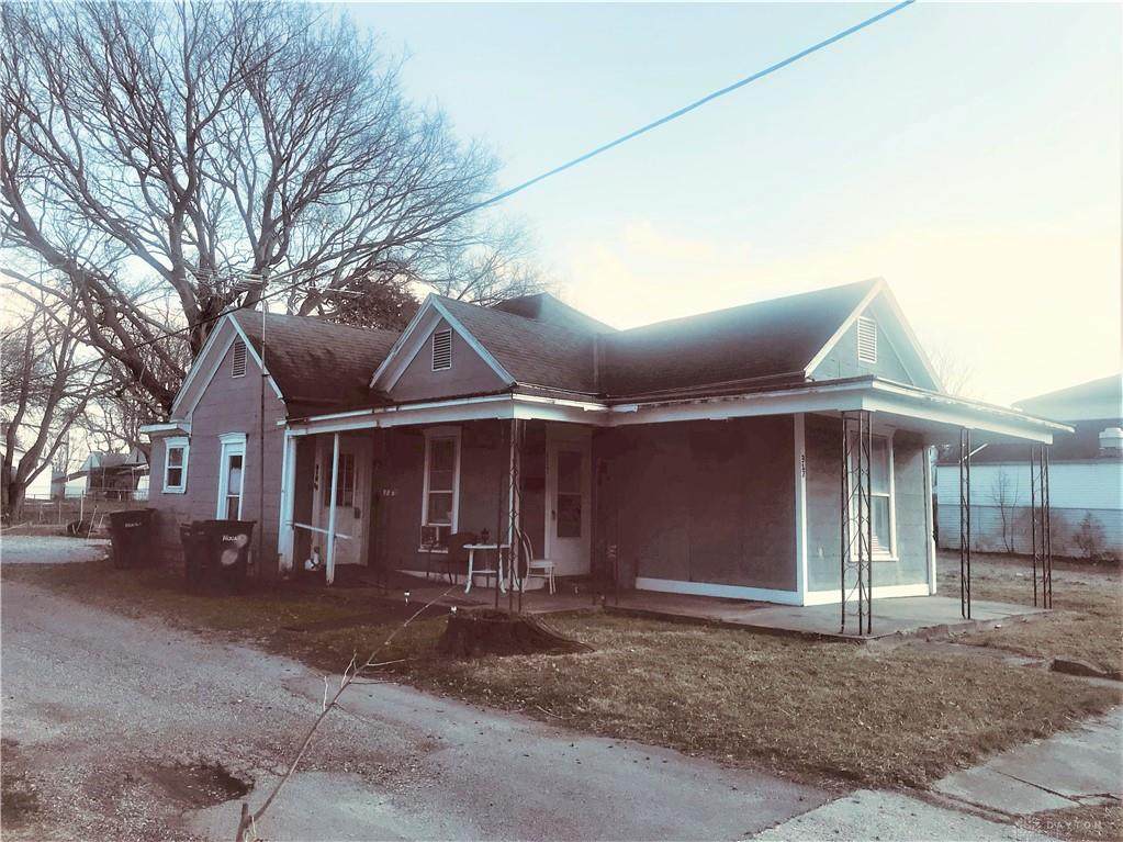 317 Roosevelt Avenue - Photo 1