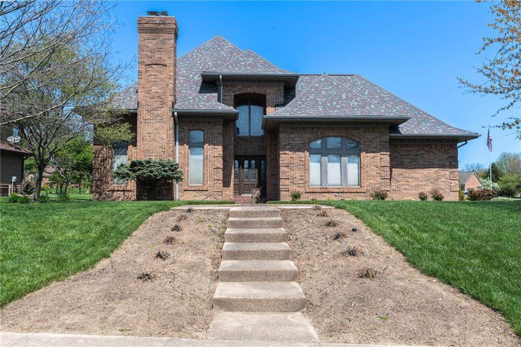 4901 Oakview Drive - Photo 1