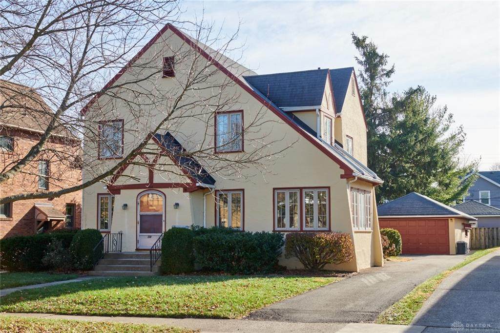 218 Aberdeen Avenue - Photo 1