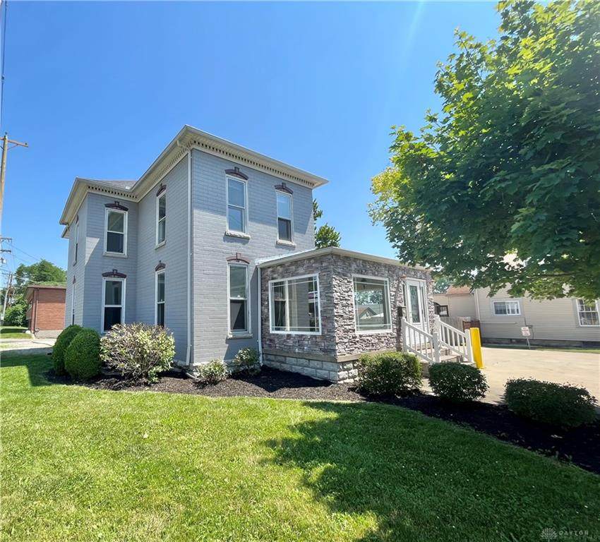 1085 Main Street - Photo 1