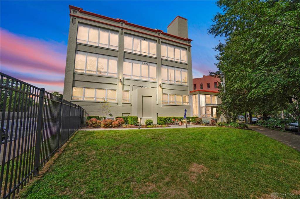207 6th Street - Photo 1