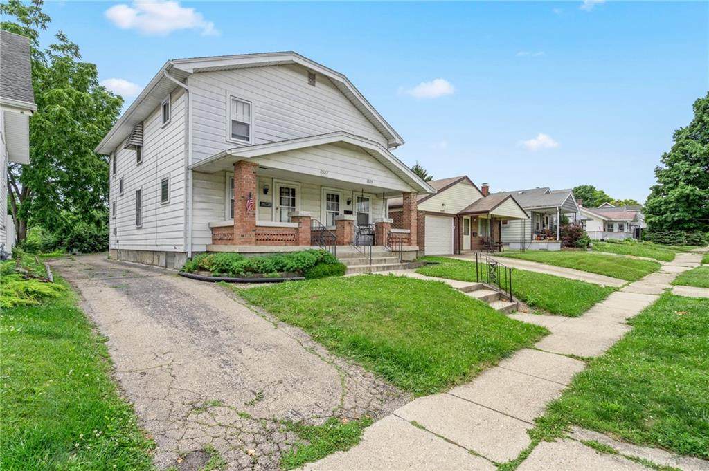 1527 Watervliet Avenue - Photo 1