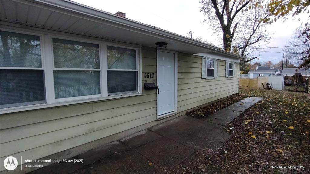 1617 Tremont Avenue - Photo 1