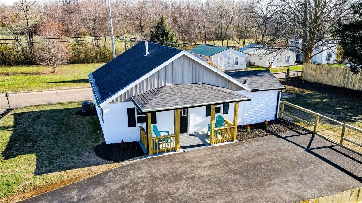 1085 Hillcrest Avenue - Photo 1